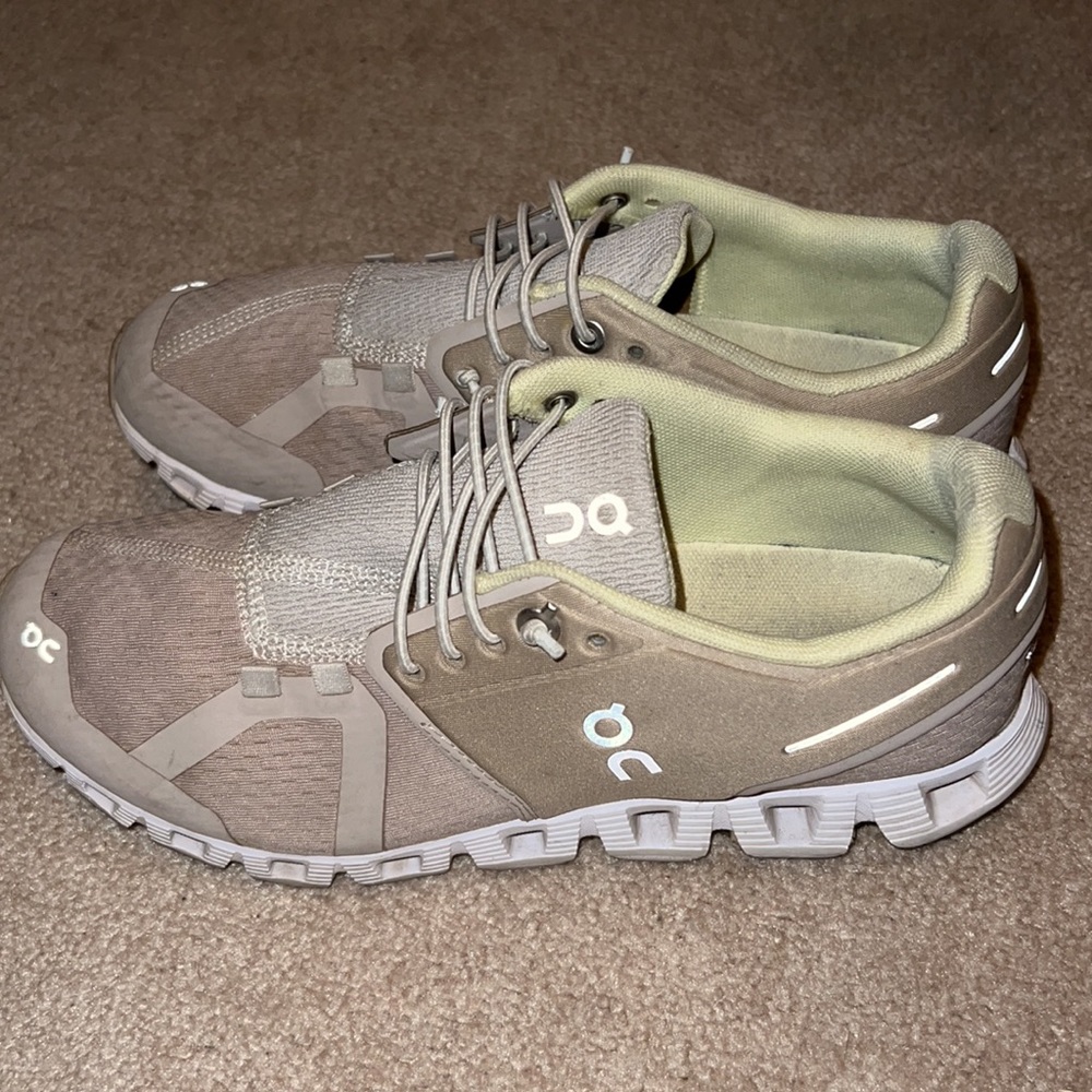 Size 7 On Running Cloud 5 - image 2